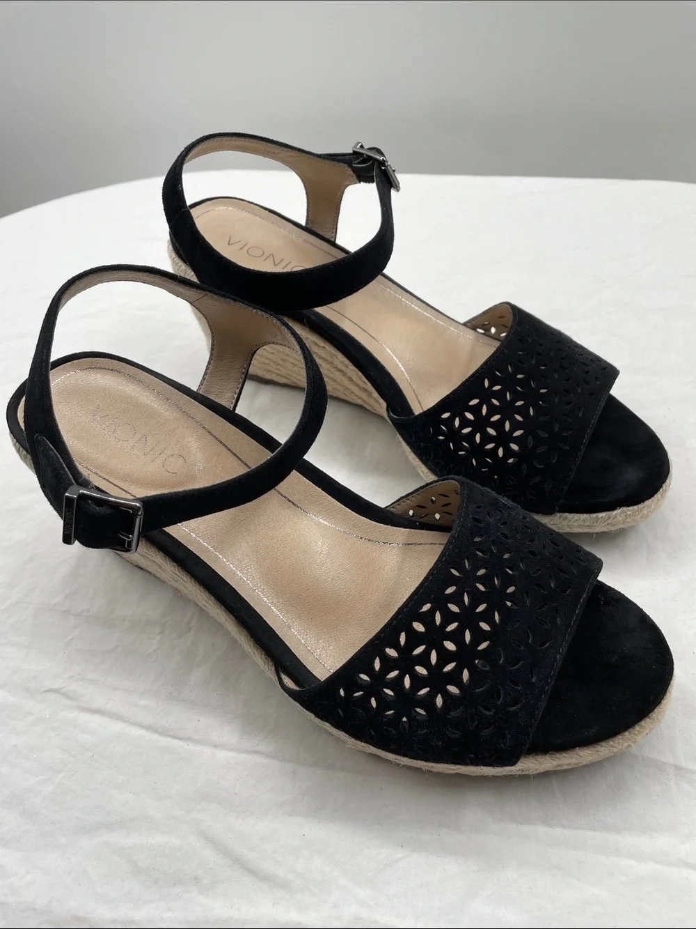 Vionic Tulum Ariel Wedge Sandals. 10M.